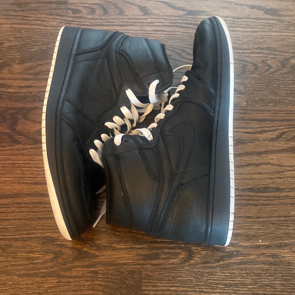 Black Air Jordan 1